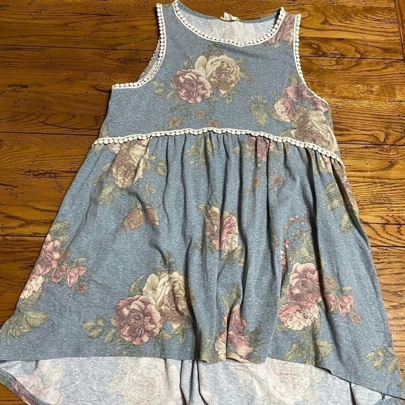 𝅺143 Story Beautiful Floral Tank Top C9 - Picture 1 of 6